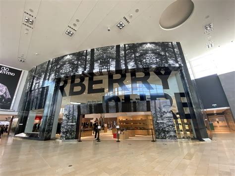 burberry yorkdale mall toronto|Burberry shop yorkdale.